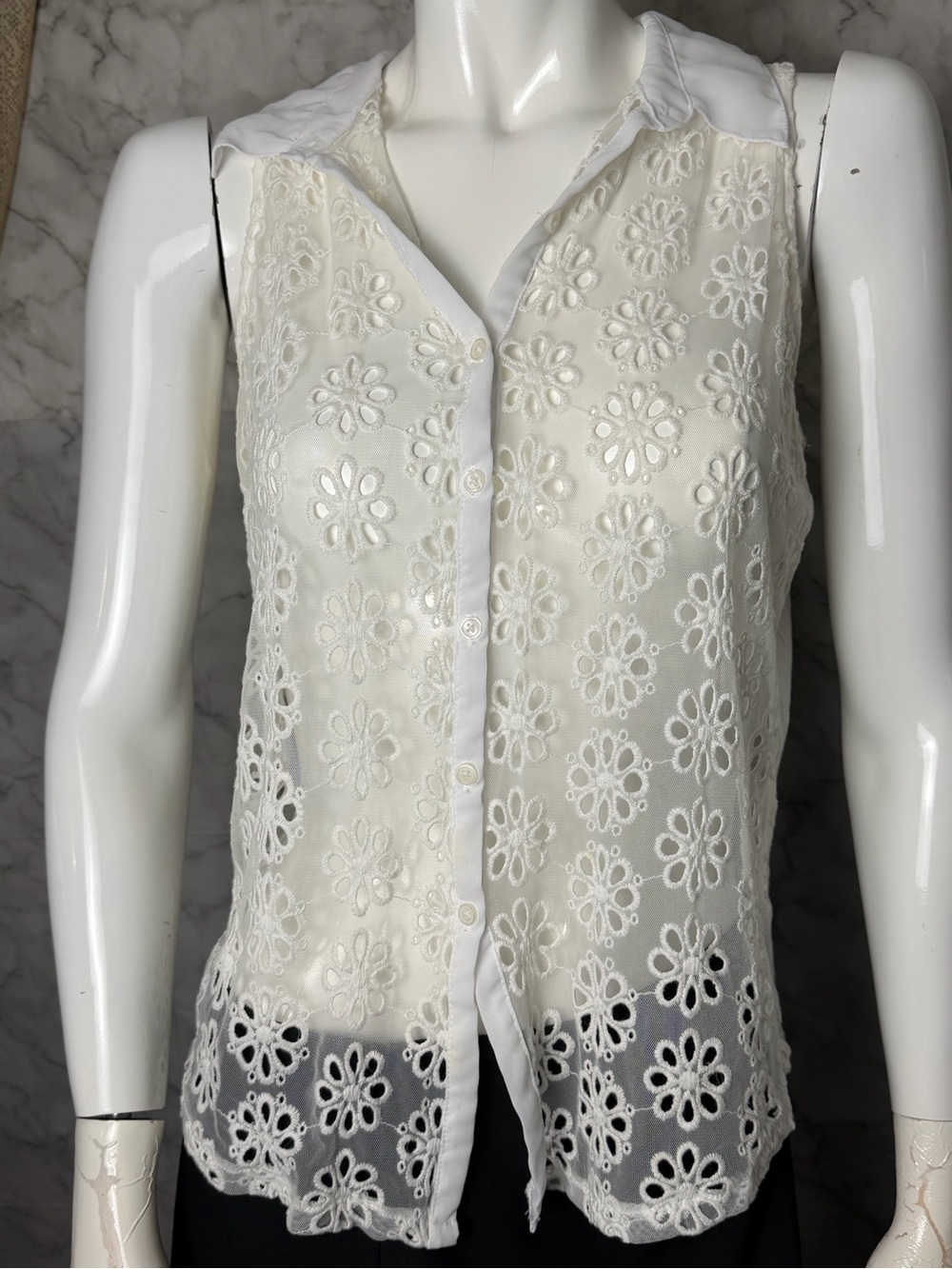 White Floral Embroidered Mesh Sleeveless Button Front Blouse M Romantic Layering